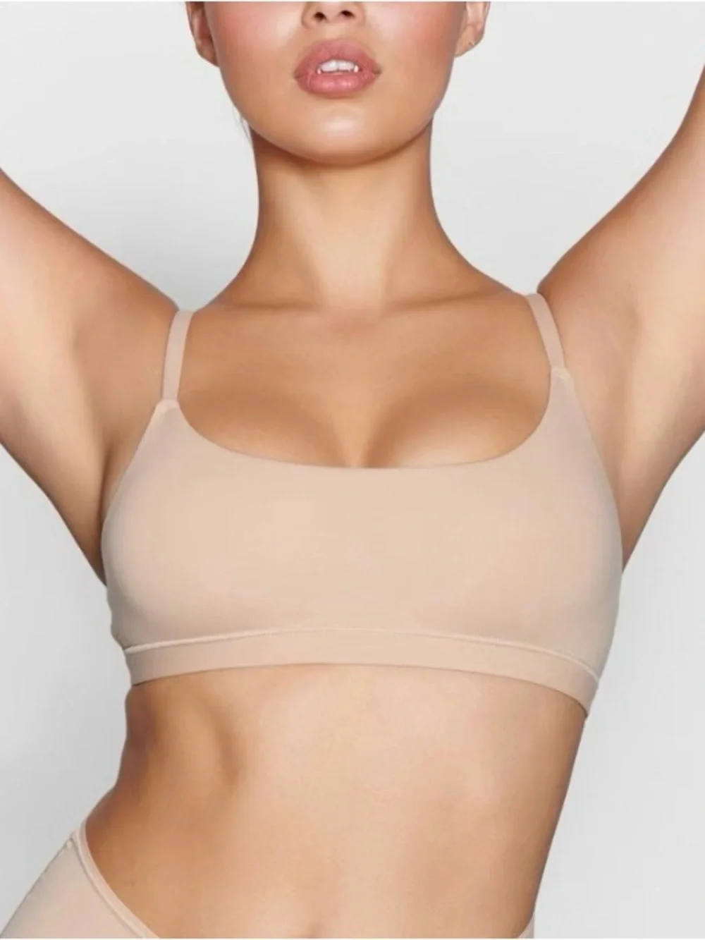 Skims scoop bralette in nude New - Picture 4 of 6